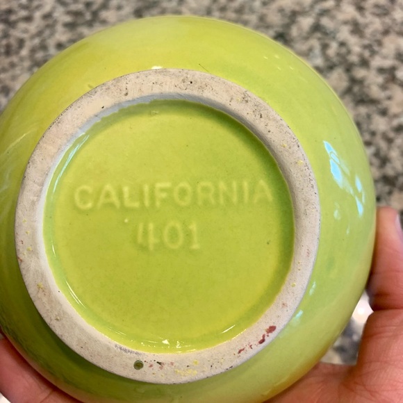 2/$20 or 3/$25 Green Vintage Vase - Picture 6 of 7